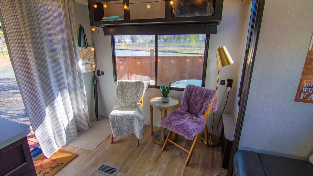 Photo of Livingroom in Talent