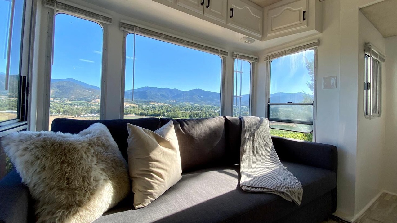 Photo of Livingroom in Talent