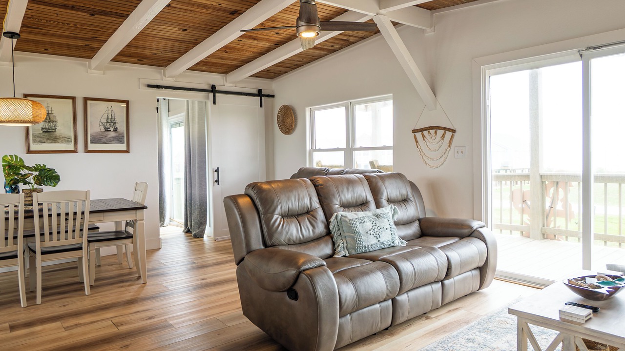 Photo of Livingroom in Cedar Lane