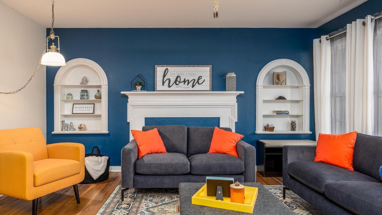 Photo of Livingroom in Over Place Area