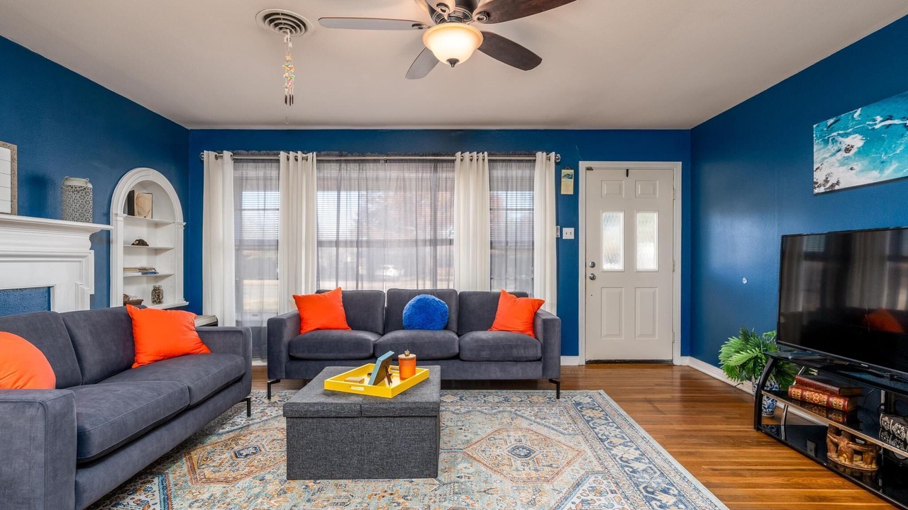 Photo of Livingroom in Over Place Area
