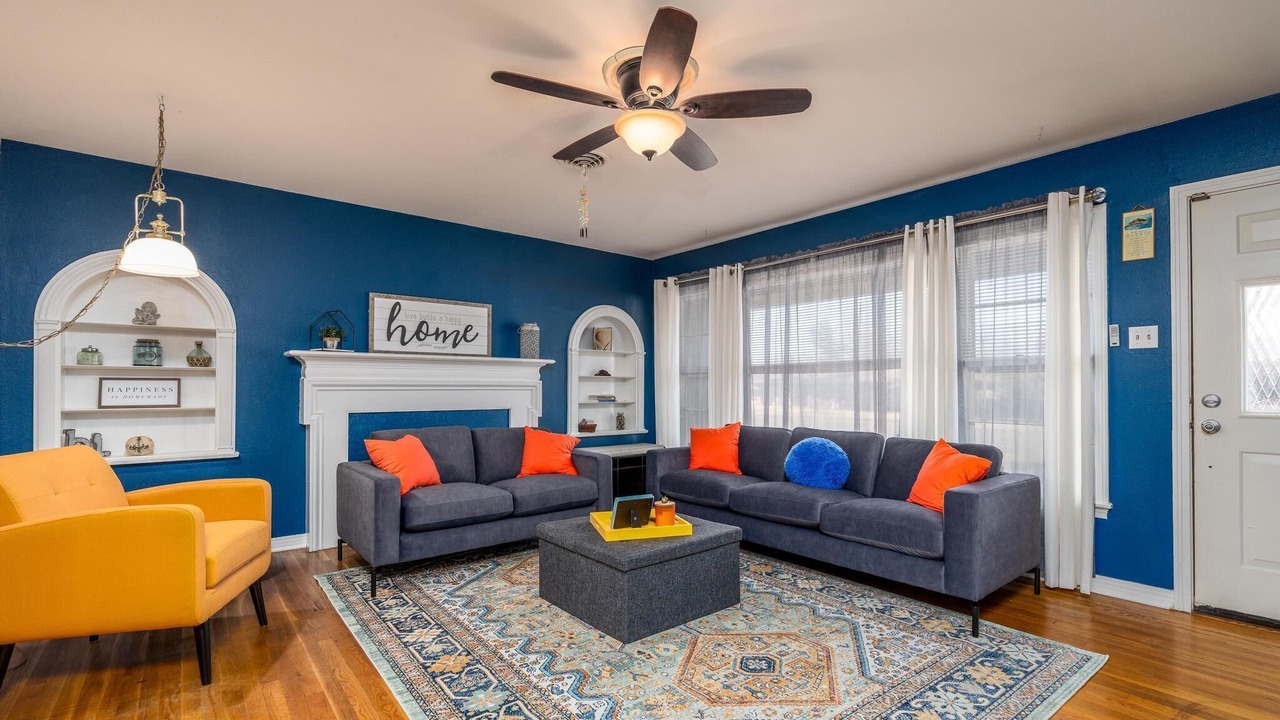 Photo of Livingroom in Over Place Area