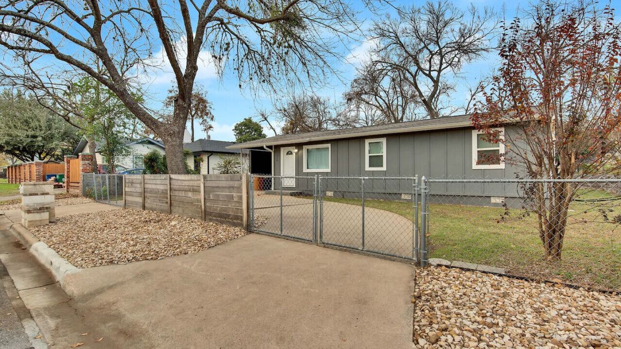 Photo of Outdoor in Govalle