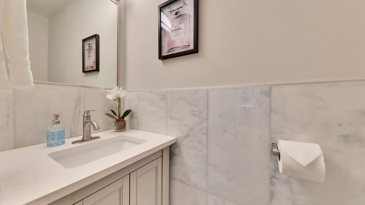 Photo of Bathroom in Govalle