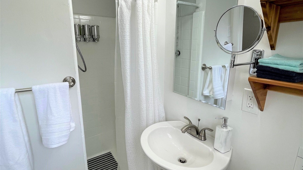 Photo of Bathroom in Center Point