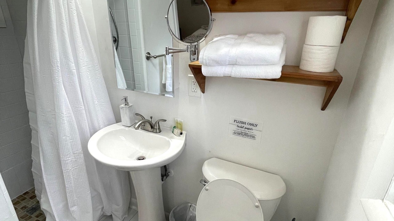 Photo of Bathroom in Center Point