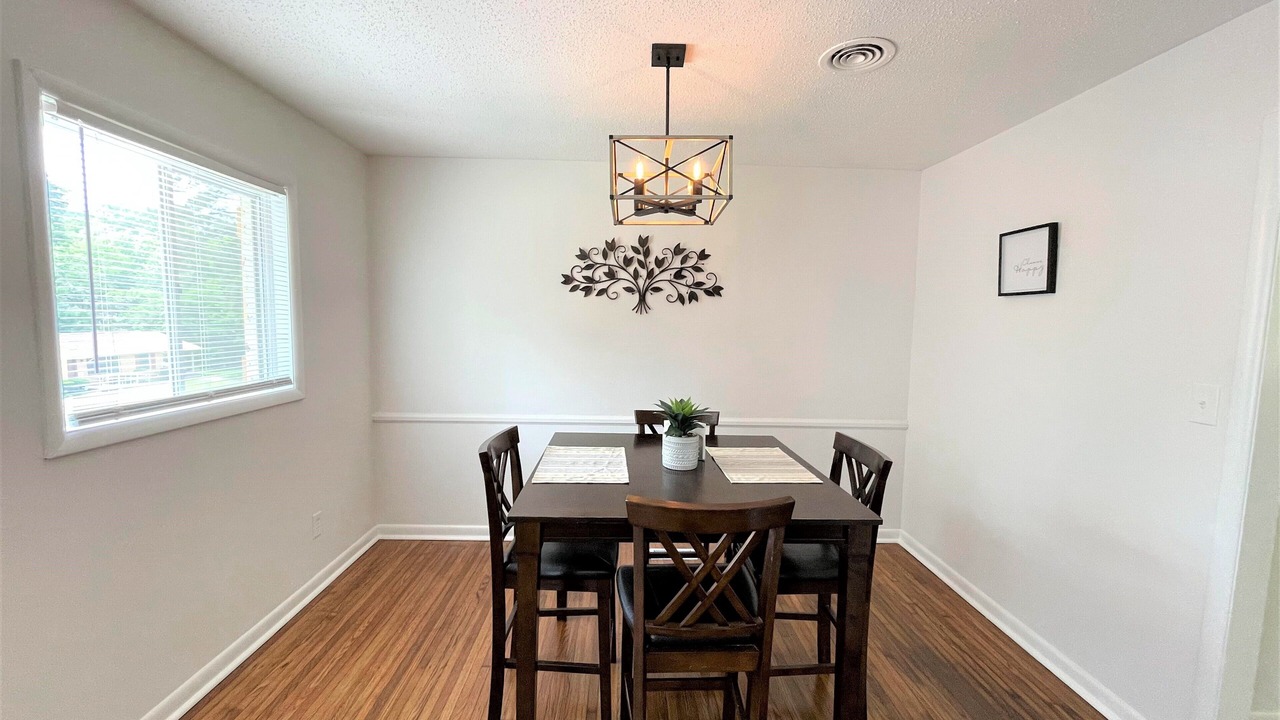 Photo of Livingroom in Center Point