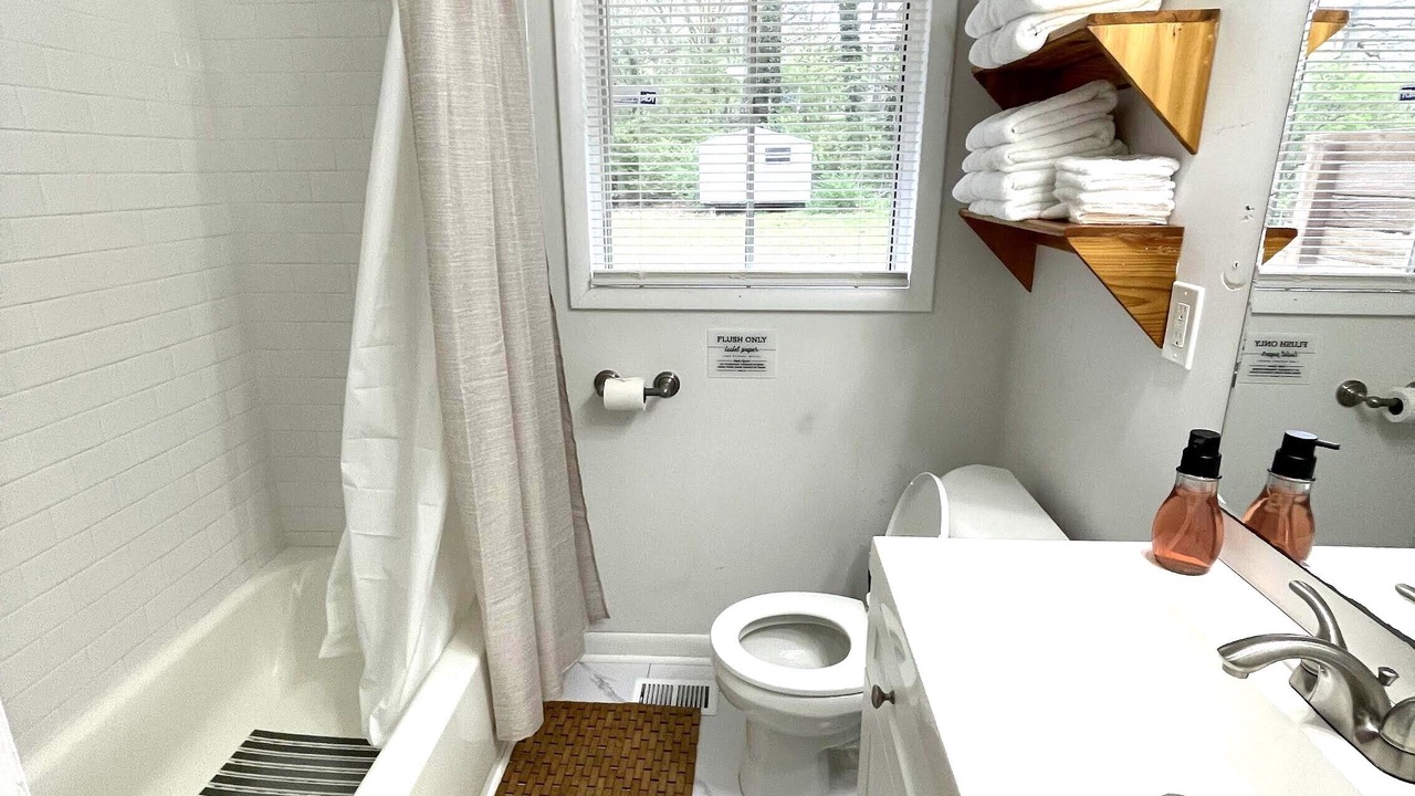 Photo of Bathroom in Center Point