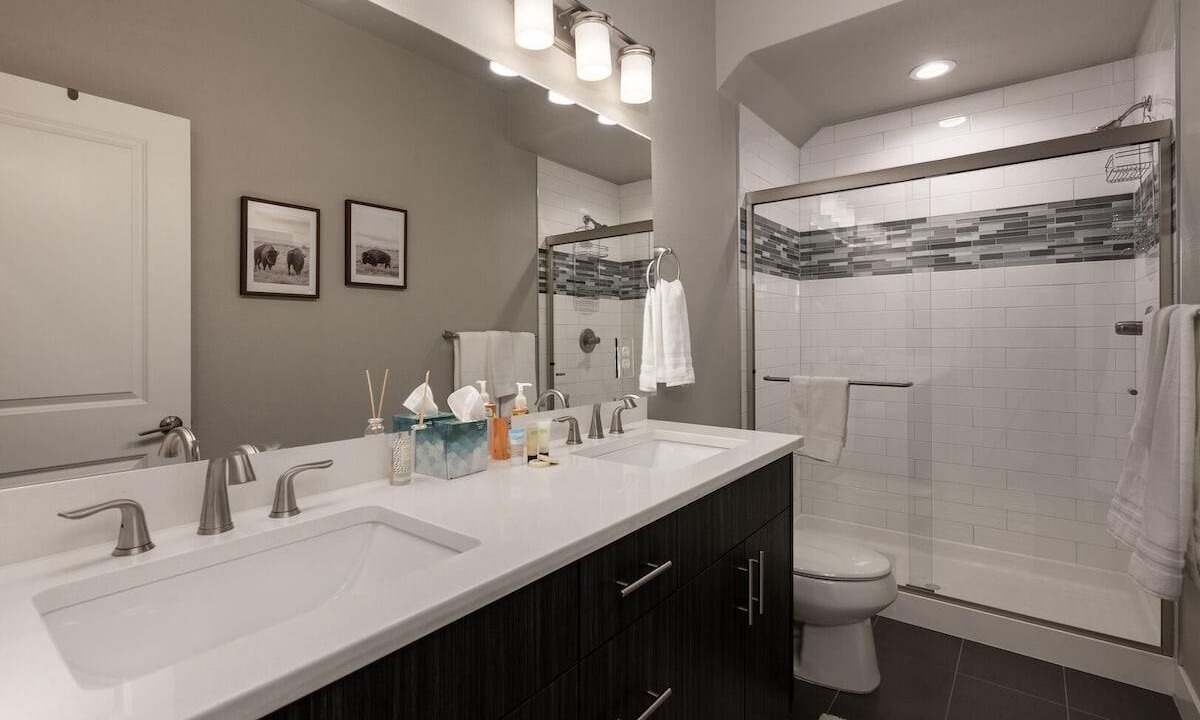 Photo of Bathroom in Rendezvous