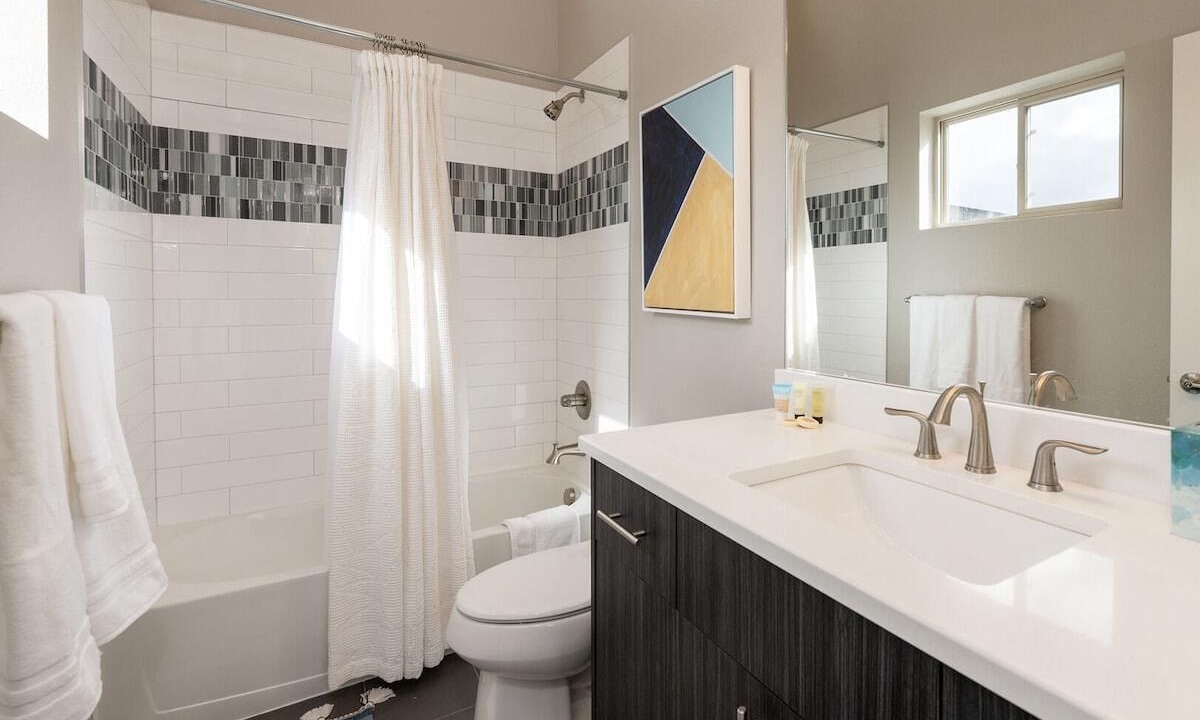 Photo of Bathroom in Rendezvous