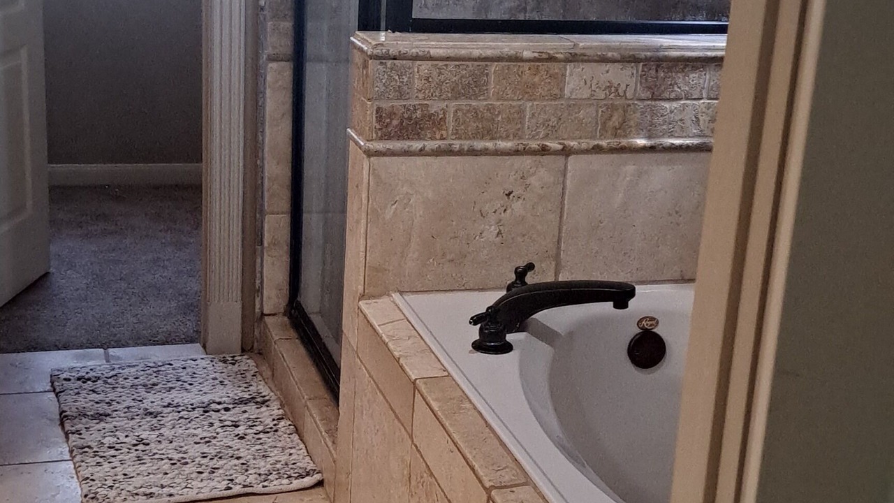 Photo of Bathroom in Far North Central