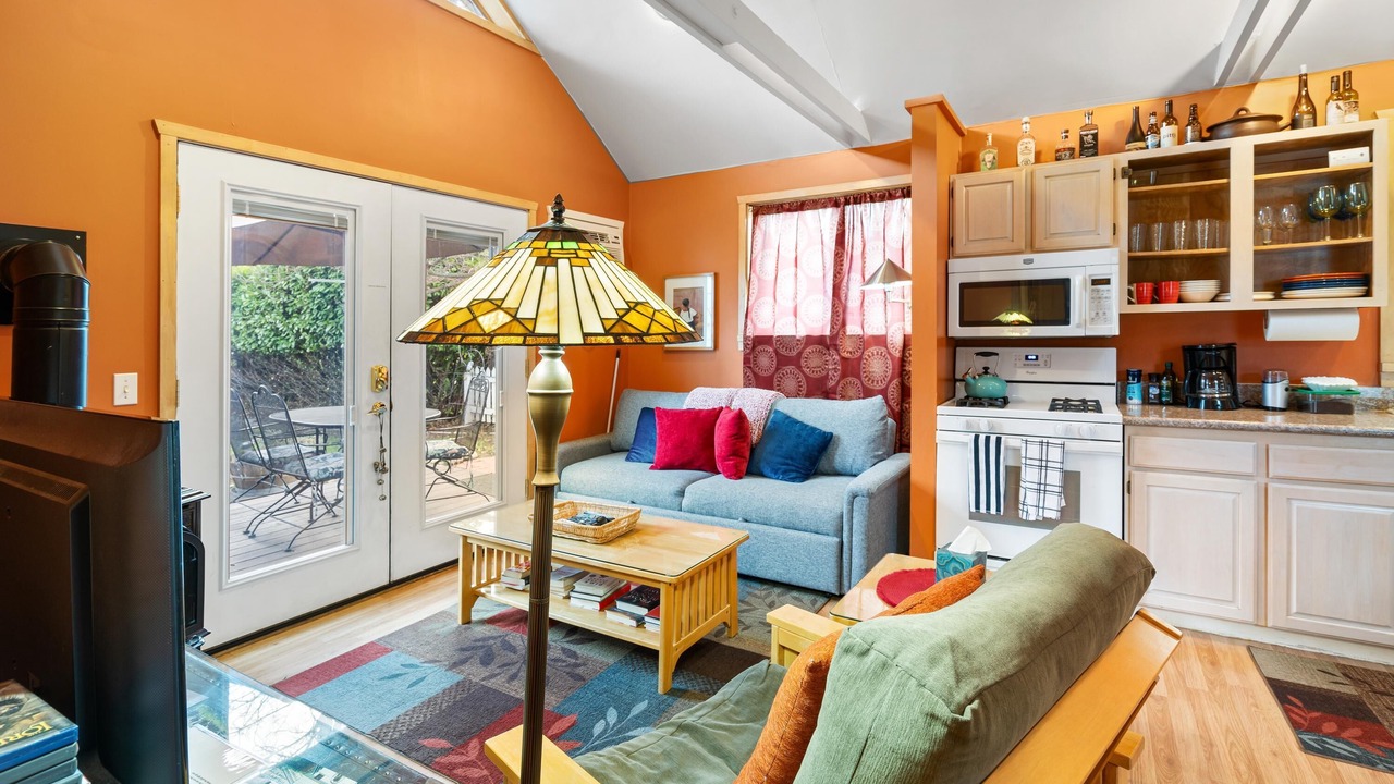 Photo of Livingroom in Historic Railroad District