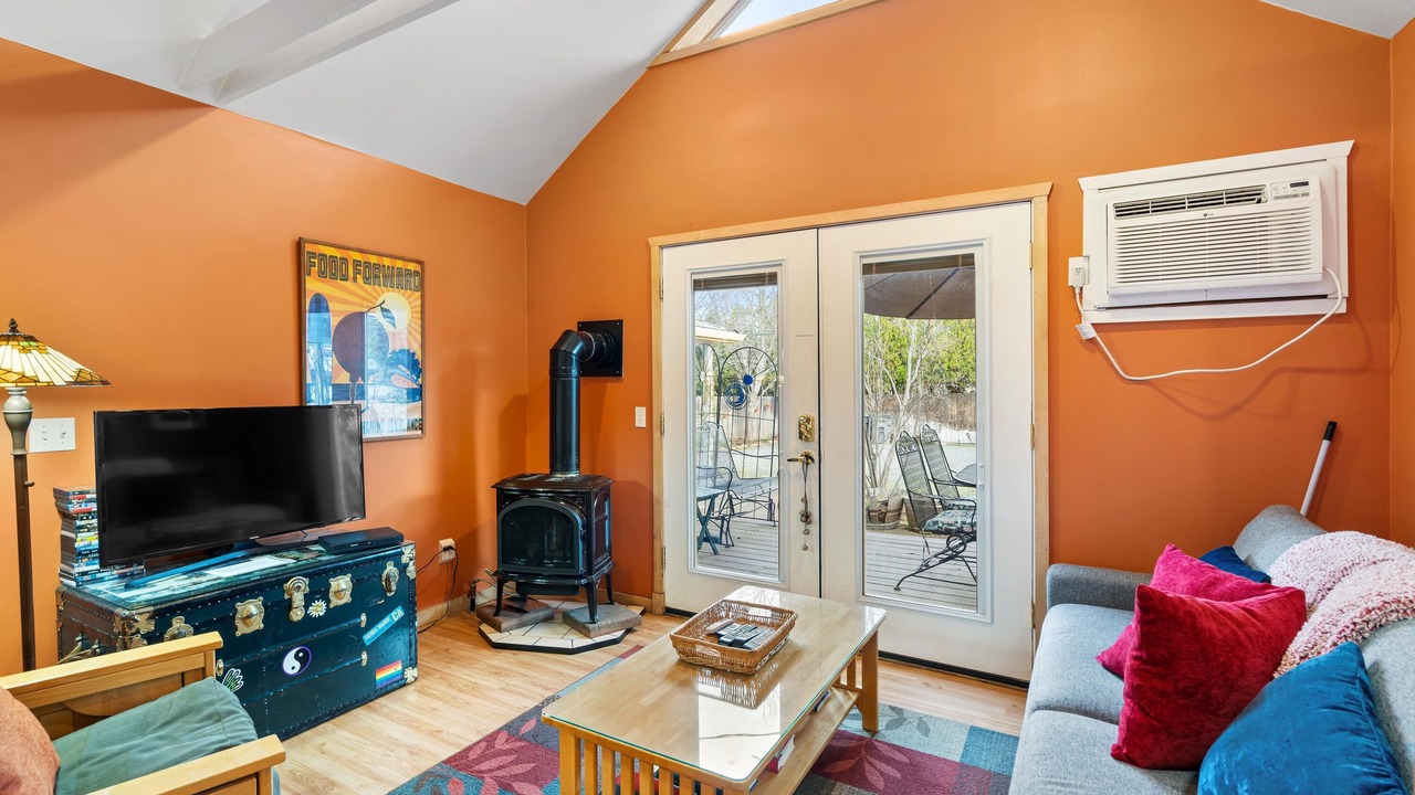 Photo of Livingroom in Historic Railroad District