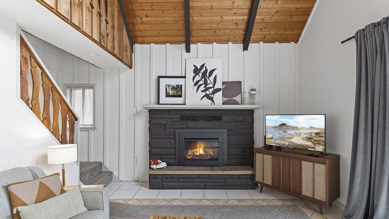 Photo of Livingroom in Canadian Lakes