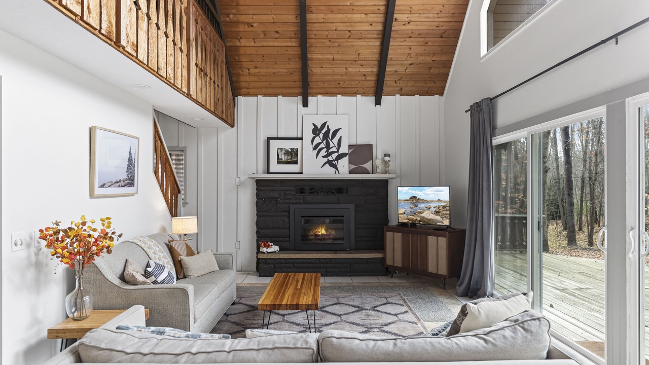 Photo of Livingroom in Canadian Lakes