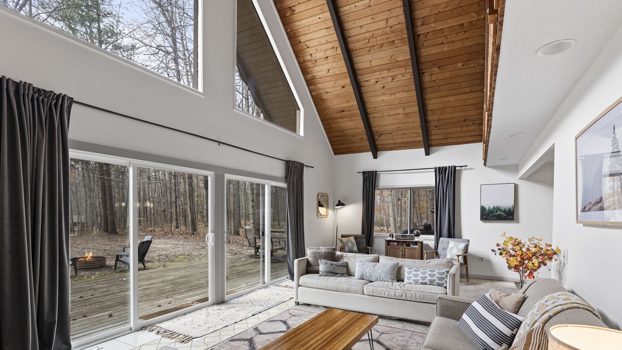 Photo of Livingroom in Canadian Lakes