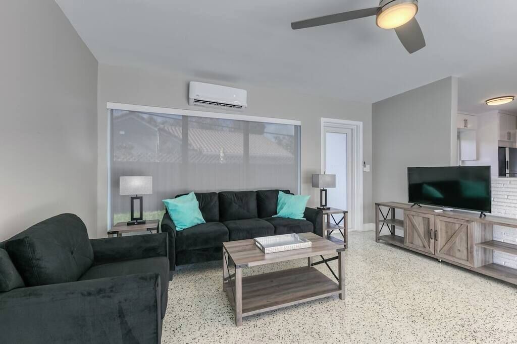 Photo of Livingroom in Wilton Manors