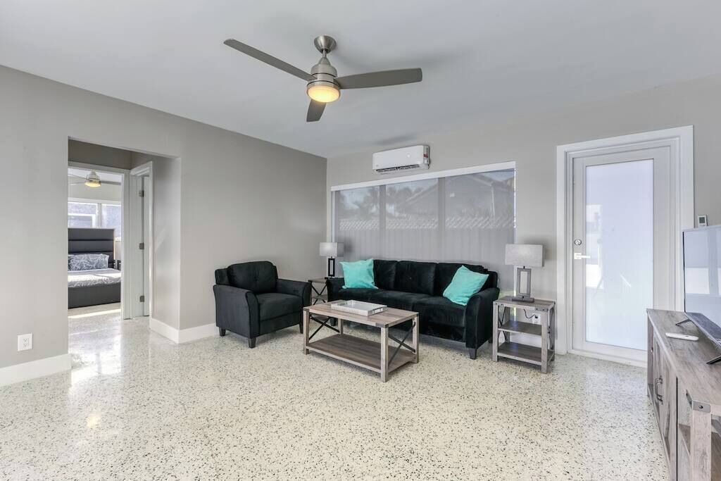 Photo of Livingroom in Wilton Manors