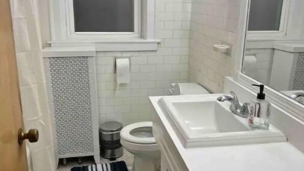 Photo of Bathroom in Oak Park