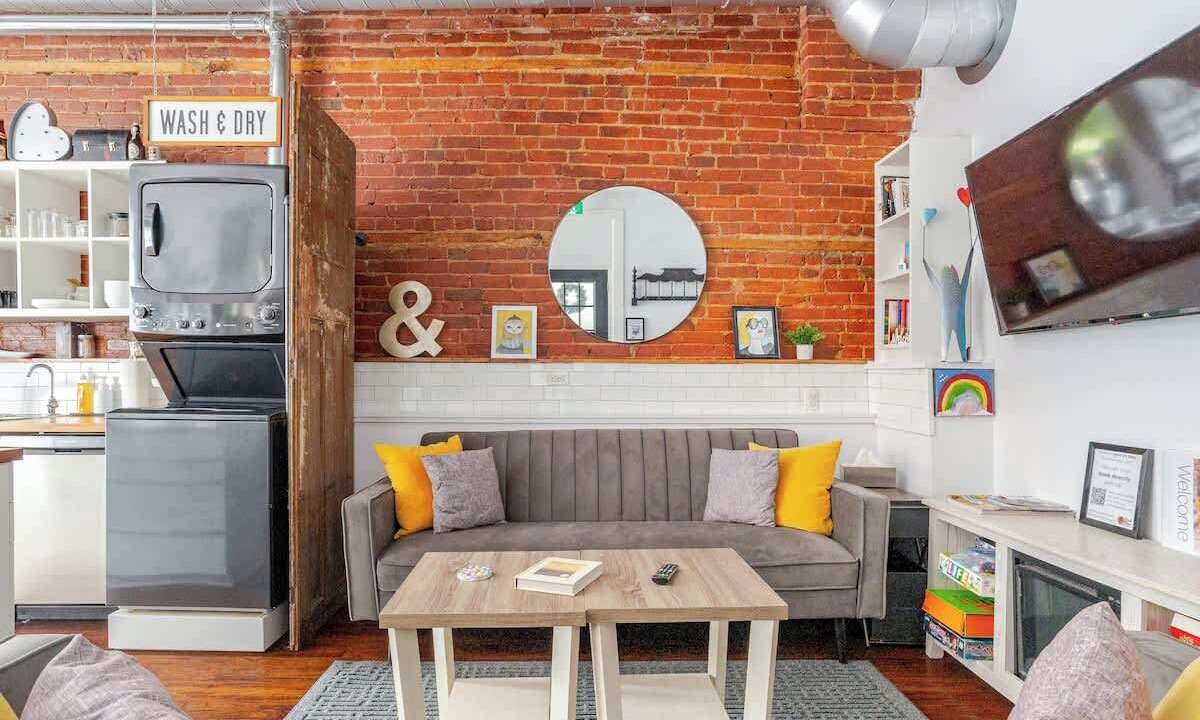 Photo of Livingroom in Belleville