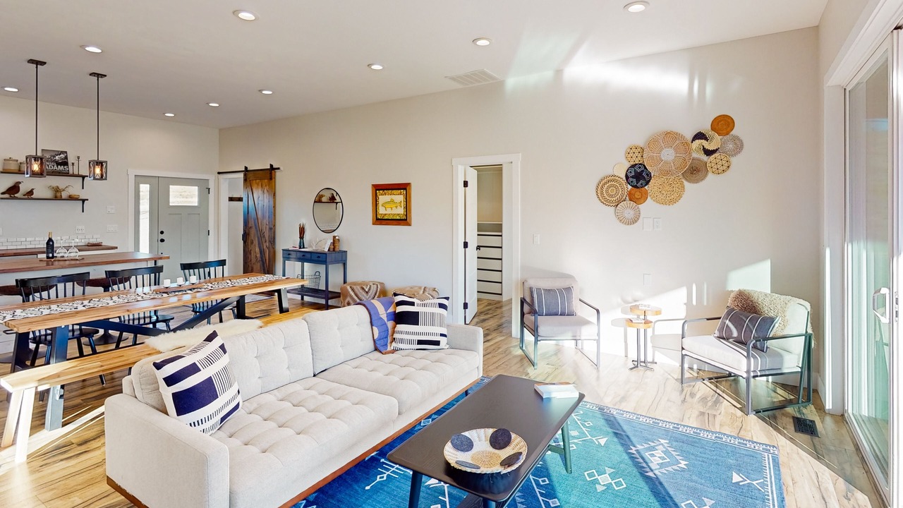 Photo of Livingroom in Pateros