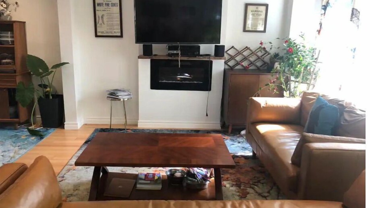 Photo of Livingroom in Clarkson-Lorne Park