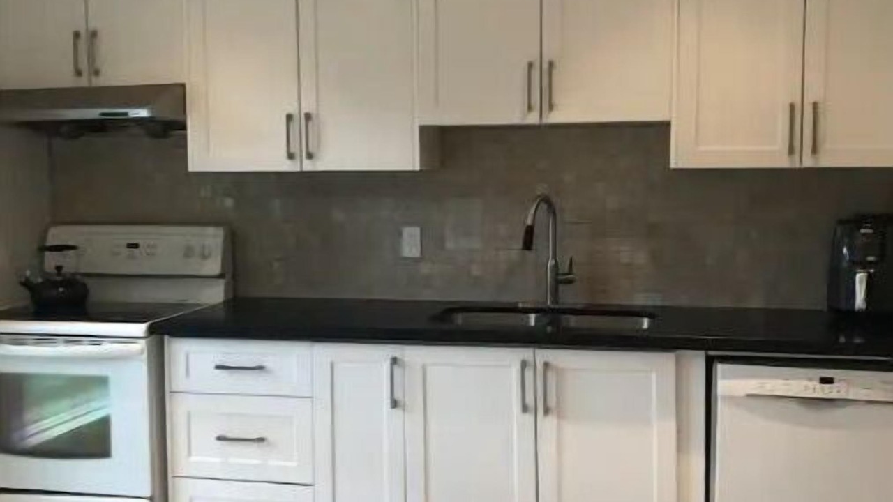 Photo of Kitchen in Clarkson-Lorne Park