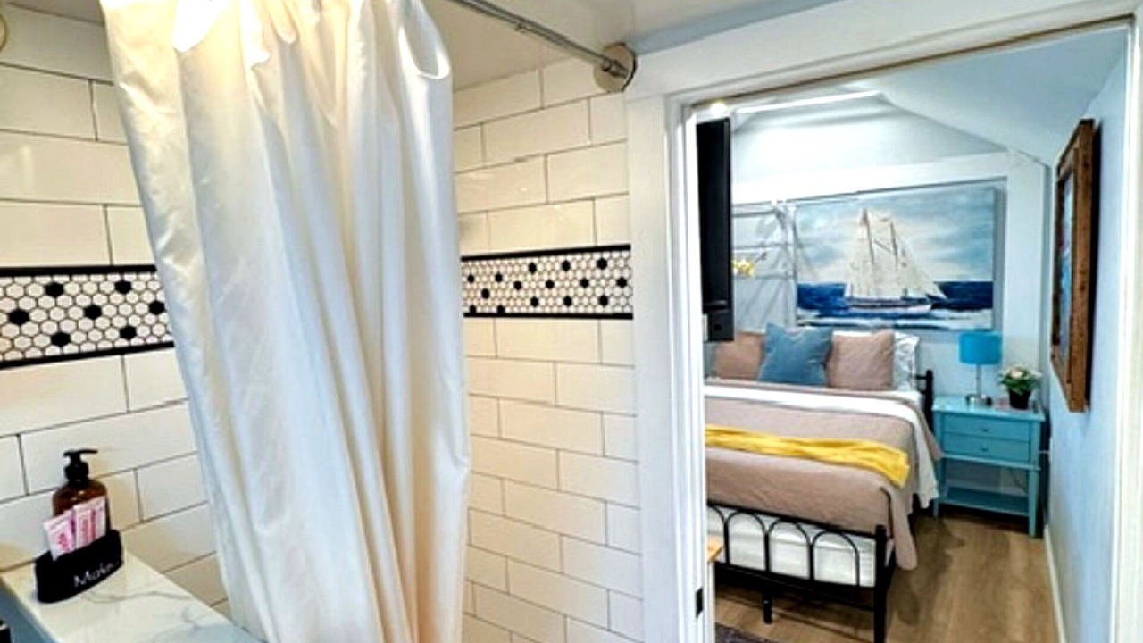 Photo of Bedroom in Historic Old Northeast
