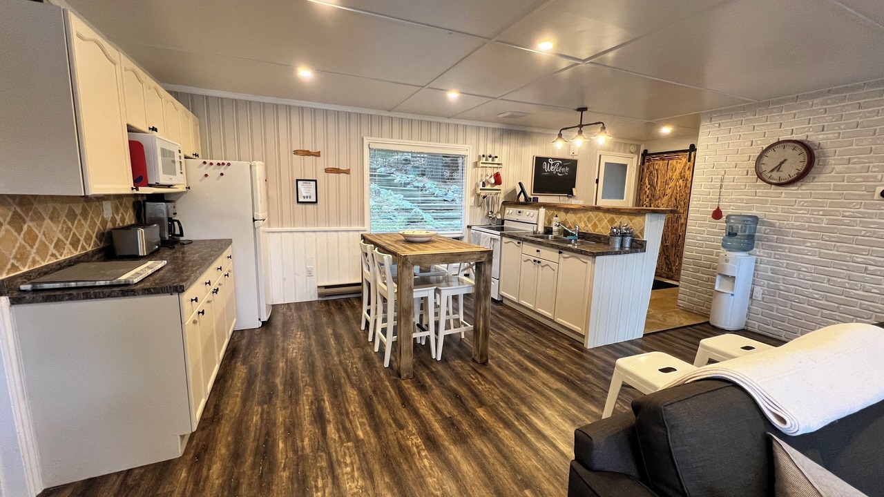 Photo of Kitchen in Algonquin Highlands
