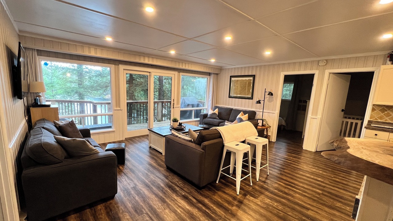 Photo of Livingroom in Algonquin Highlands