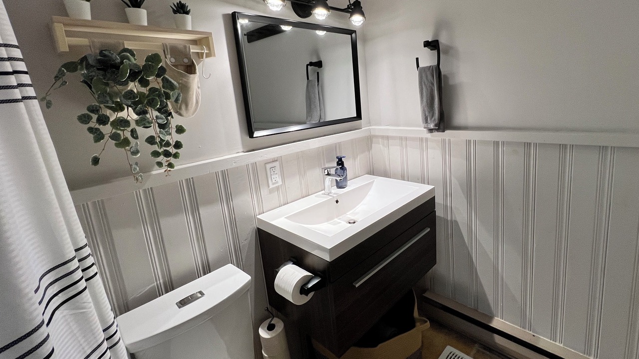 Photo of Bathroom in Algonquin Highlands