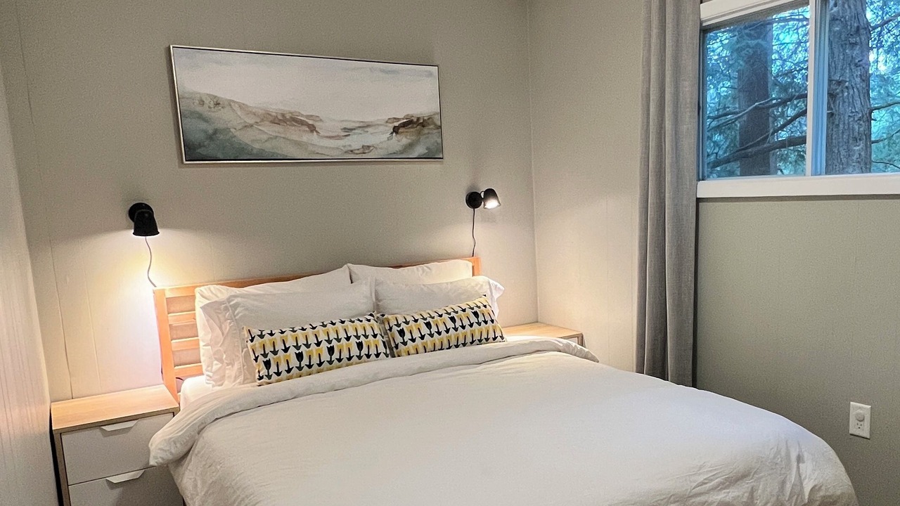 Photo of Bedroom in Algonquin Highlands