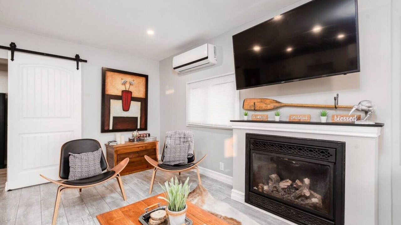 Photo of Livingroom in Brockton