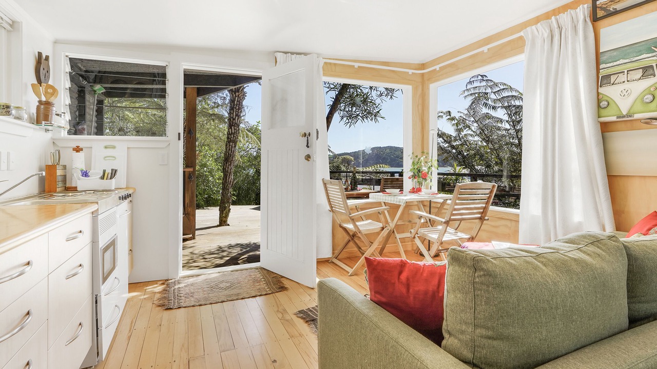 Photo of Others in Raglan