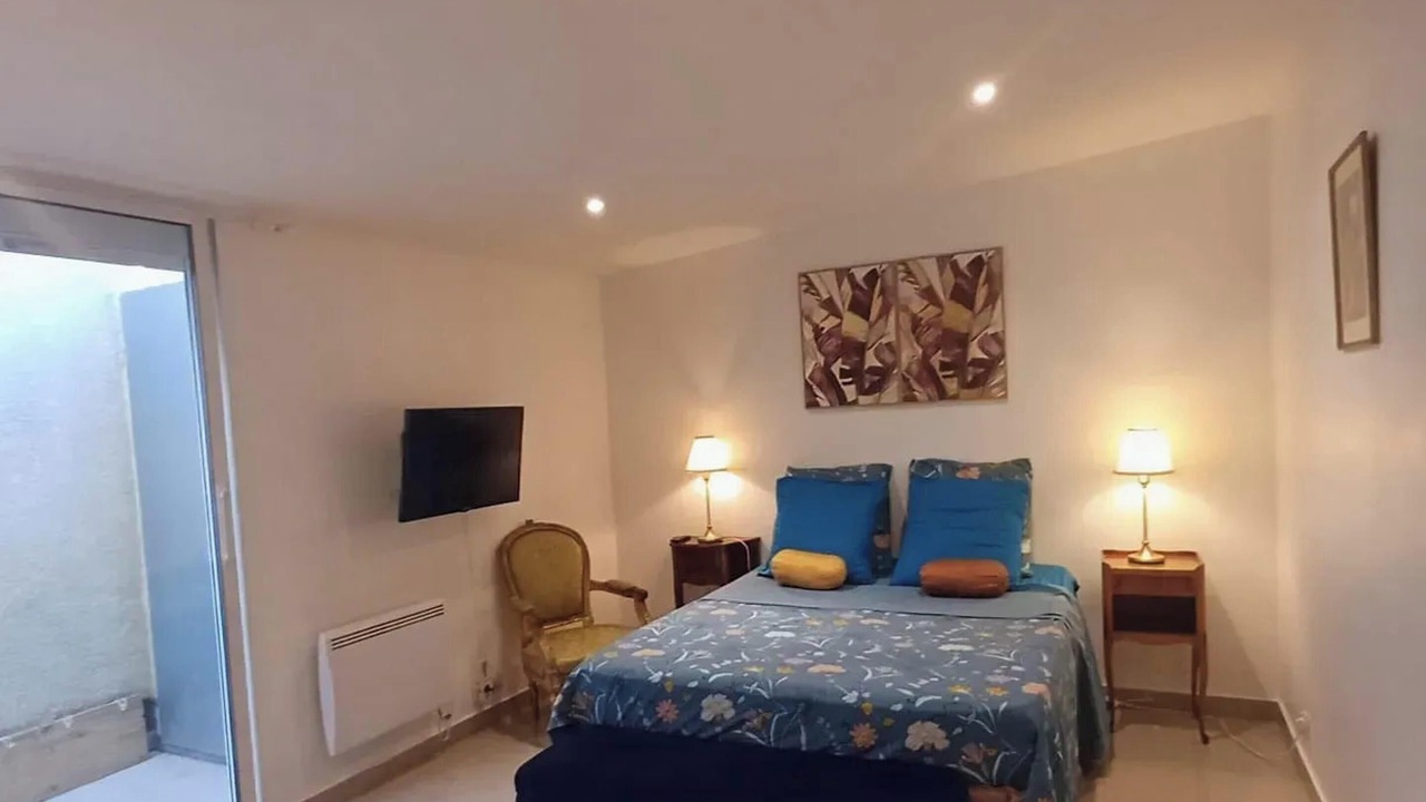 Photo of Bedroom in Paray-Vieille-Poste