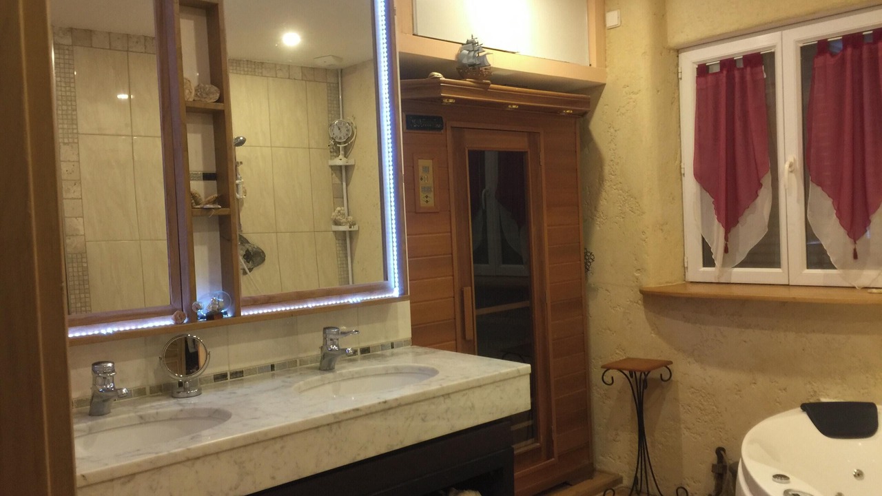Photo of Bathroom in Catonvielle