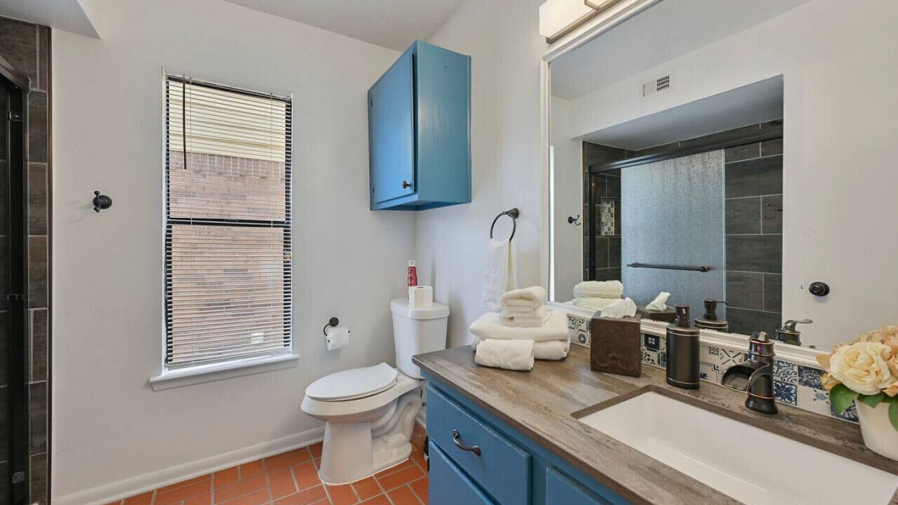 Photo of Bathroom in Villa West