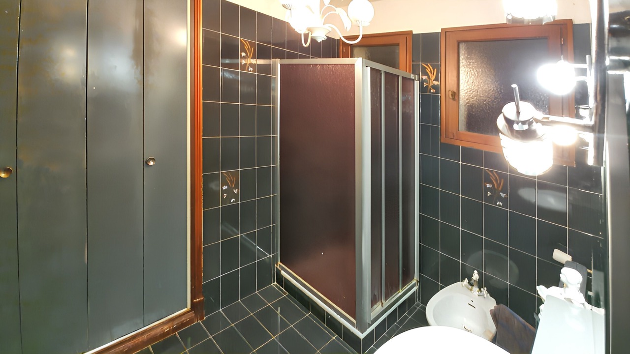Photo of Bathroom in Montricoux