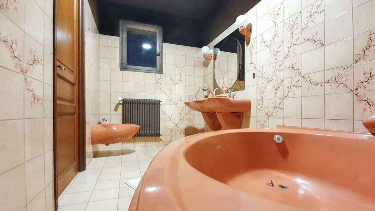 Photo of Bathroom in Montricoux