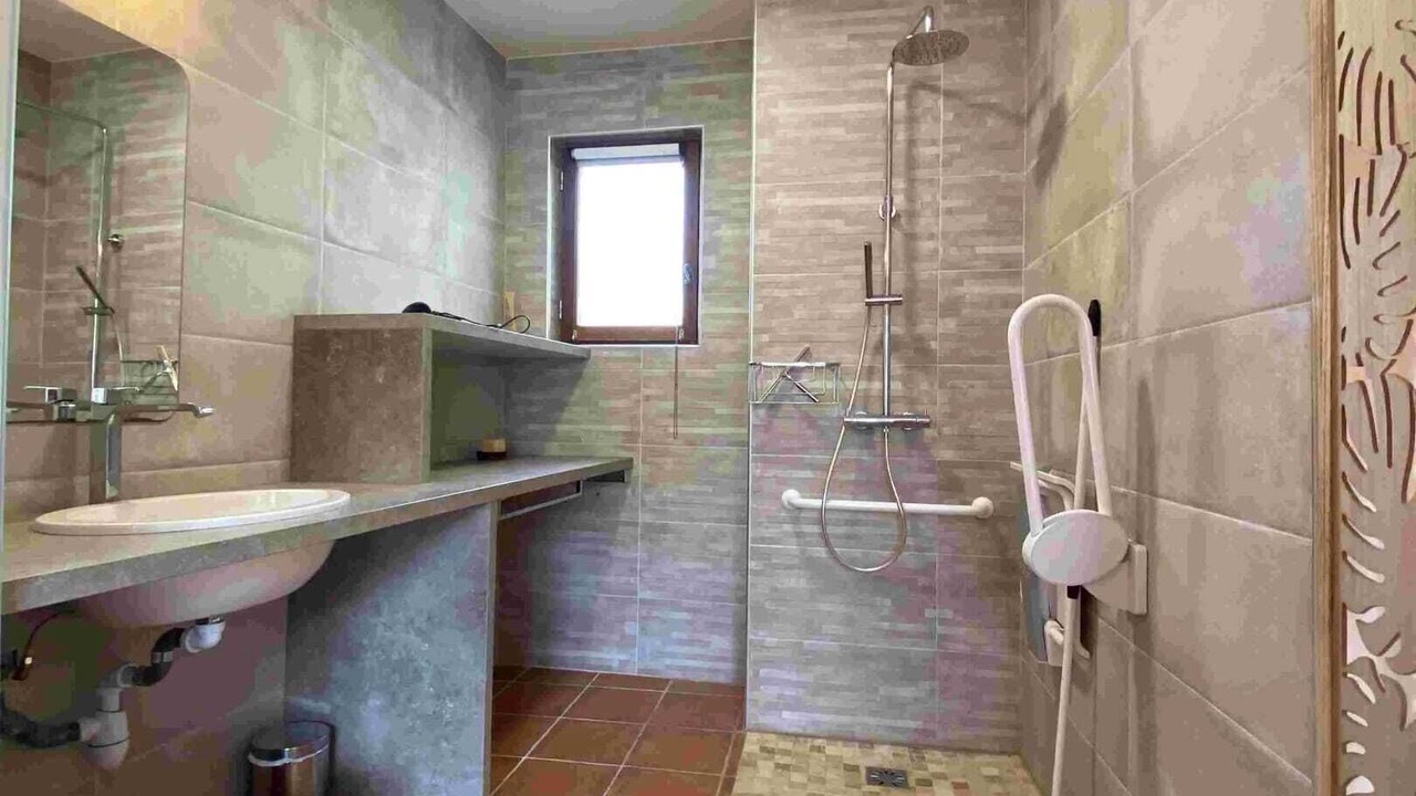 Photo of Bathroom in Saint Michel d'Euzet