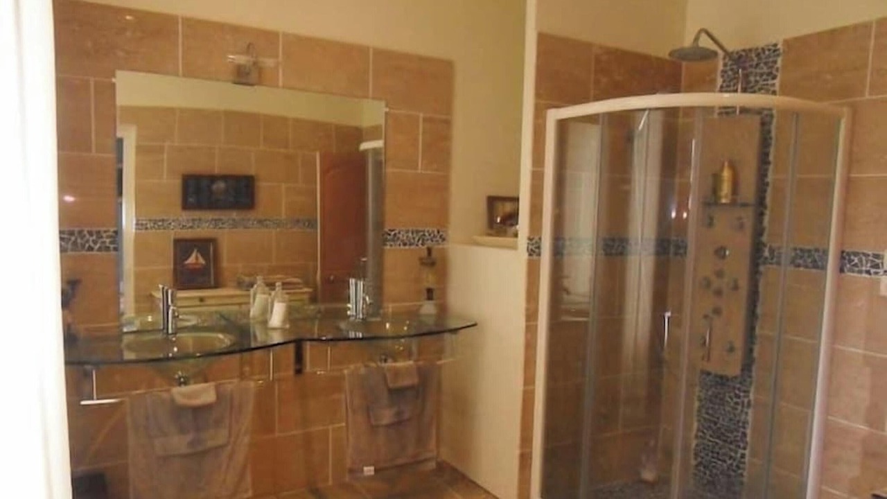 Photo of Bathroom in Beaune