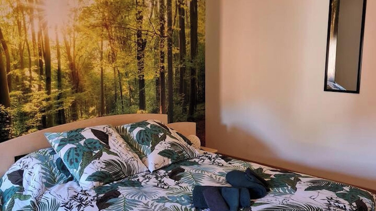 Photo of Others in Deville