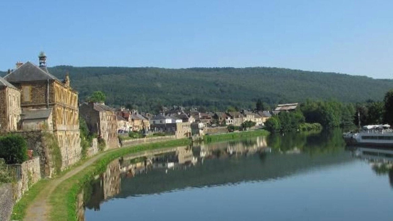 Photo of Others in Deville