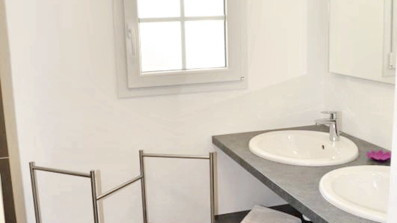 Photo of Bathroom in Saint-Epain