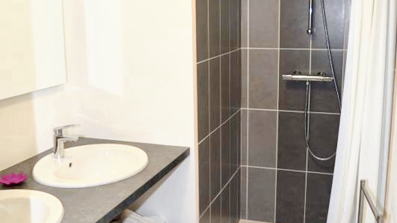 Photo of Bathroom in Saint-Epain