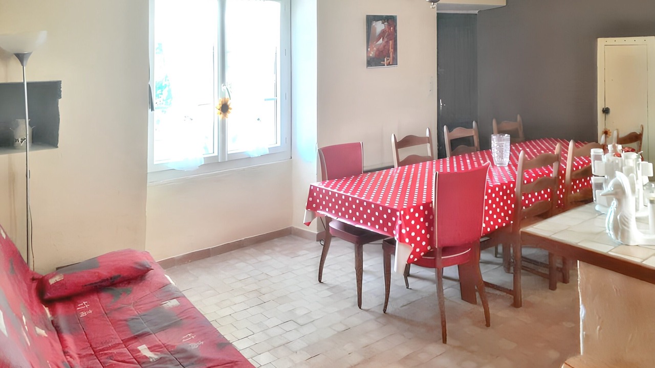 Photo of Livingroom in Chandolas