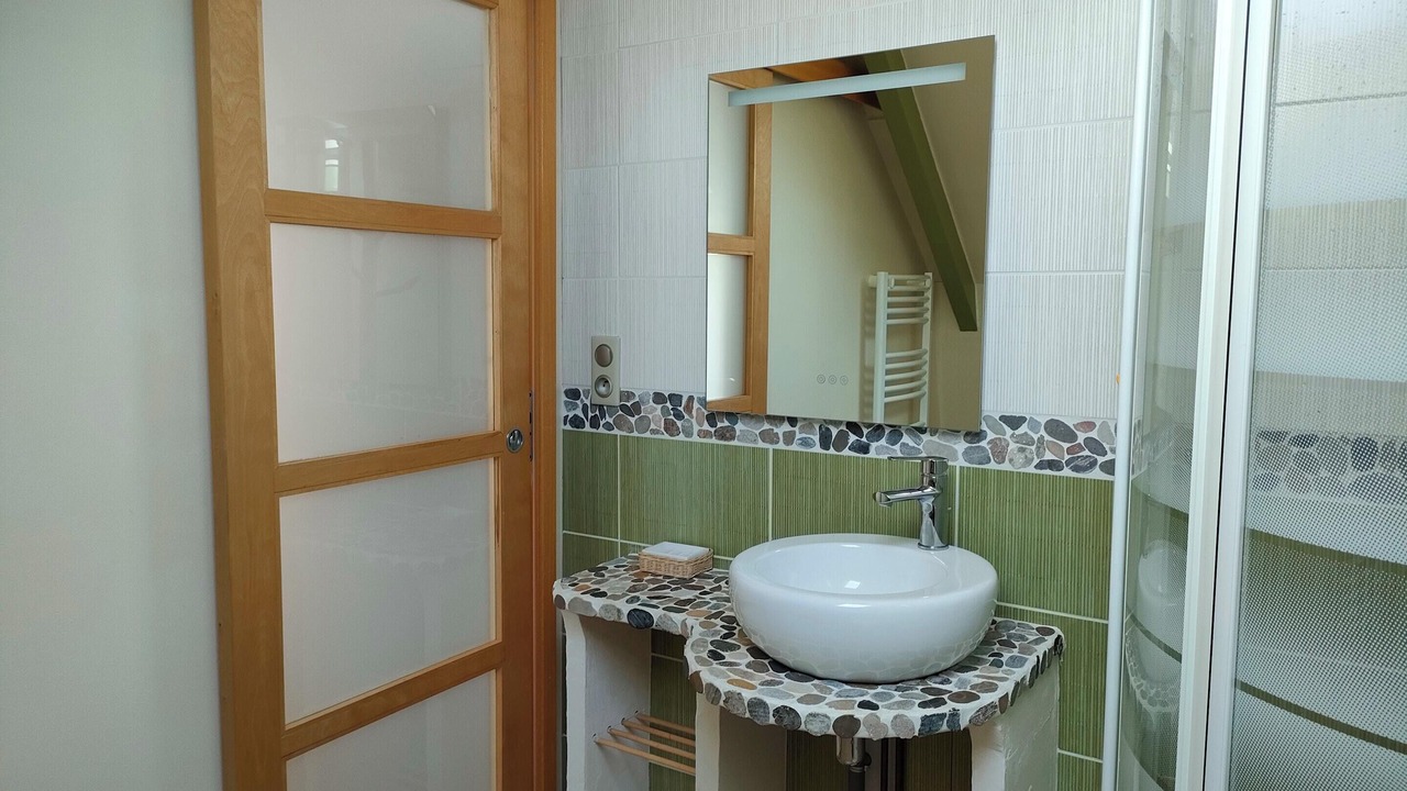 Photo of Bathroom in Le Vivier-sur-Mer