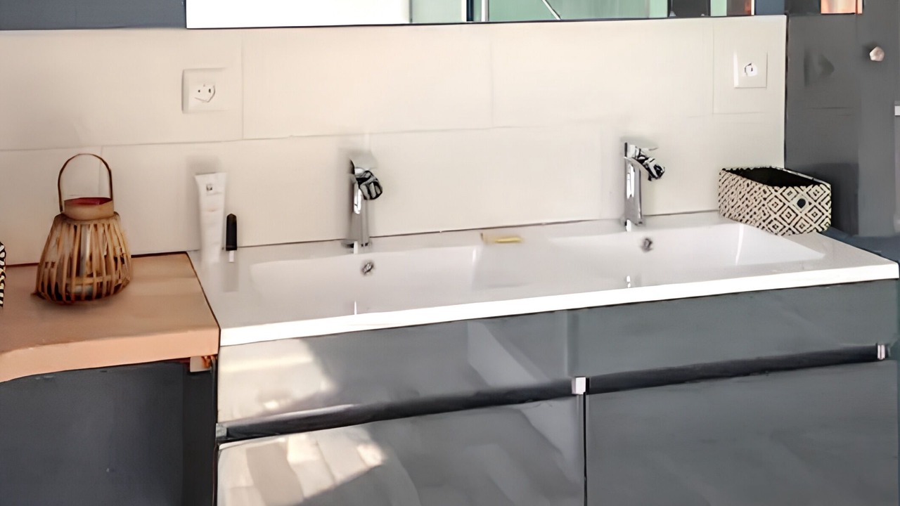 Photo of Bathroom in Le Vivier-sur-Mer