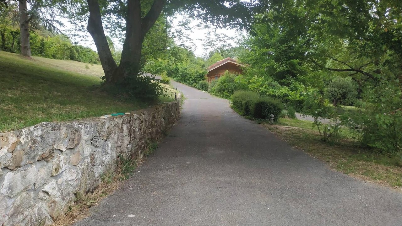 Photo of Others in Louatre