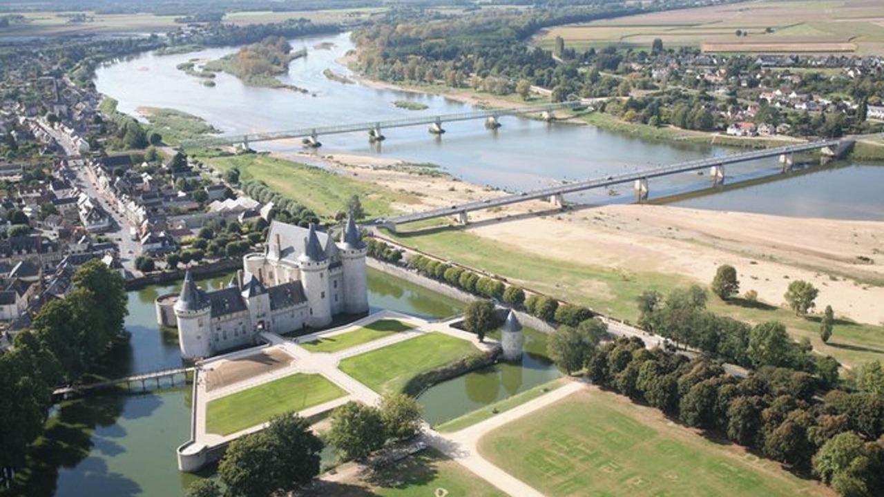 Photo of Others in Sully